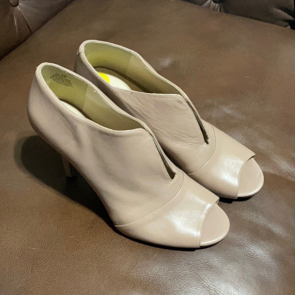 Nine West Beige Heel